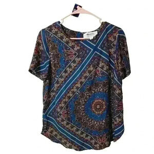 264.Stitch fix exclusive  alice blue mandala rule blue flowy short sleeve  small